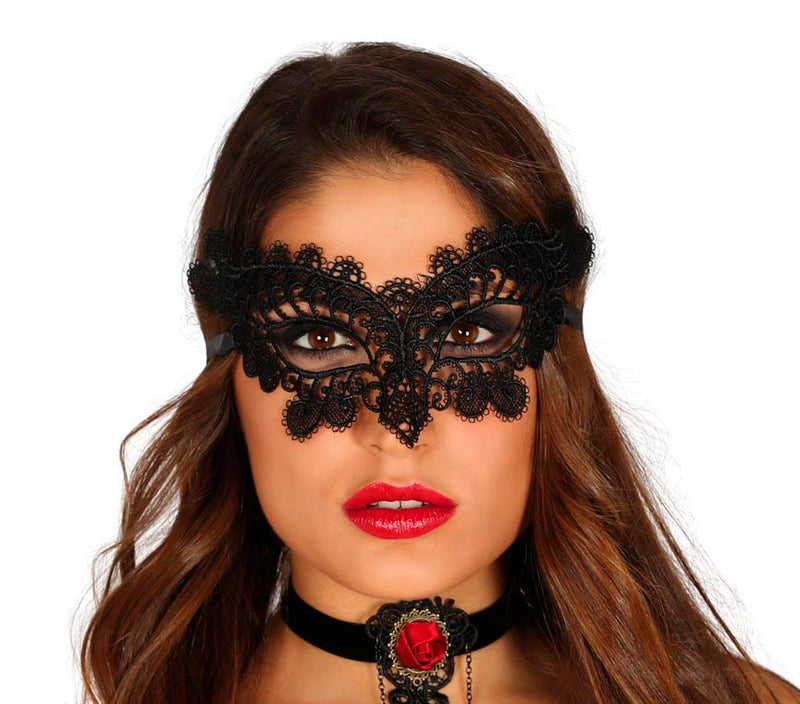 EMBROIDERED BLACK MASK