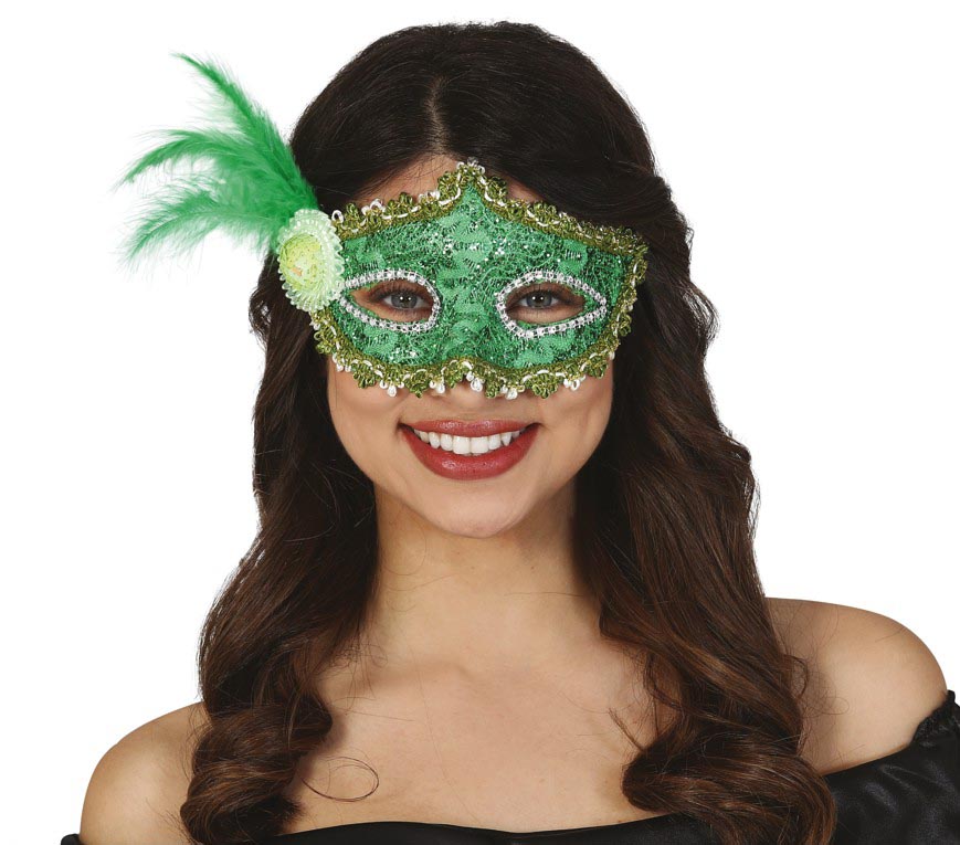 MASK WITH FEATHER