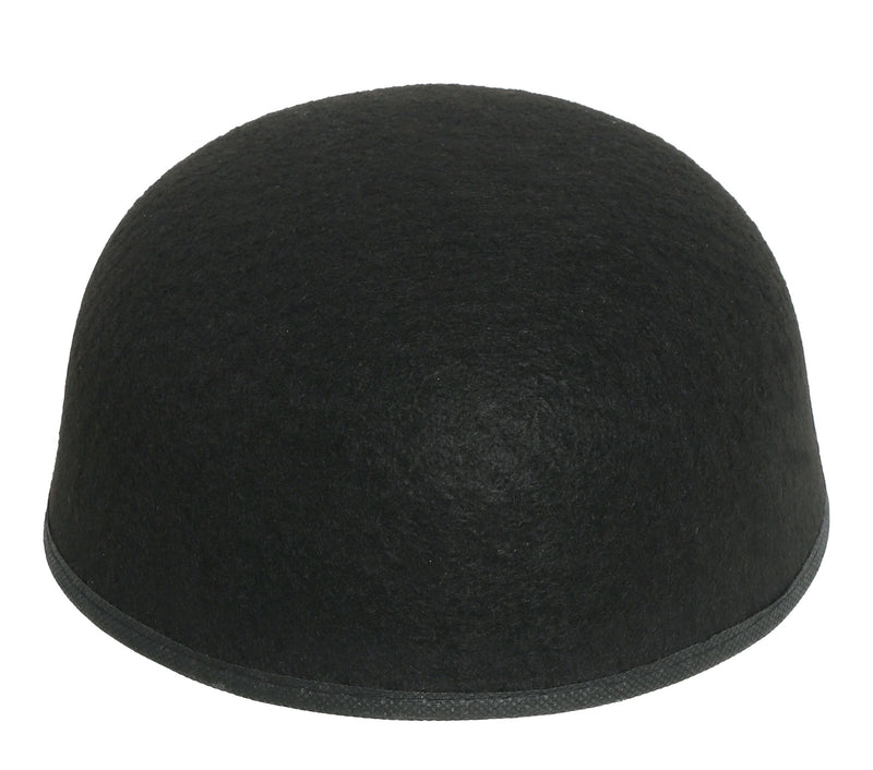 DECORATED BLACK FELT CAP