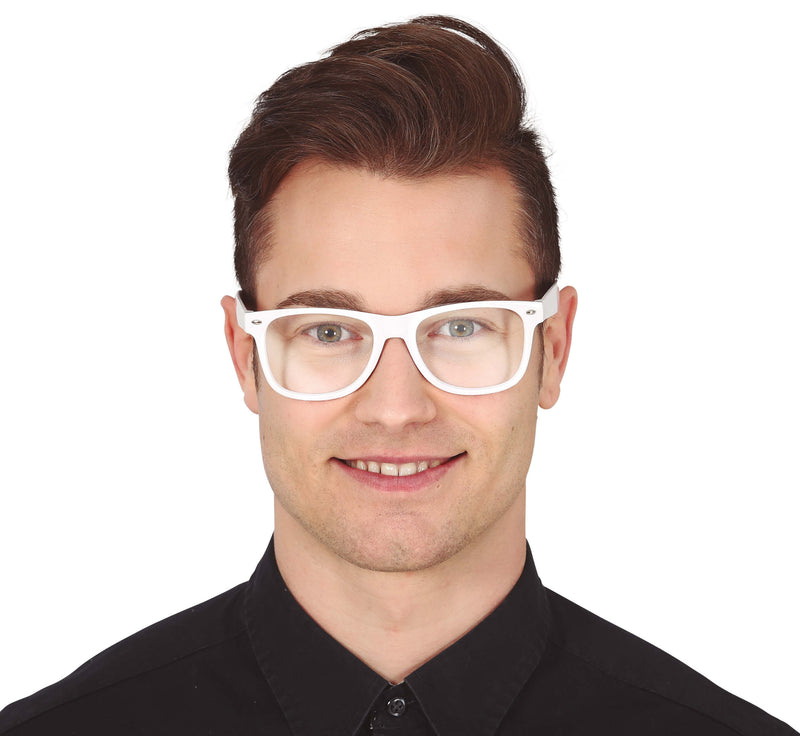GLASSES WITH CLEAR COLOR LENSES