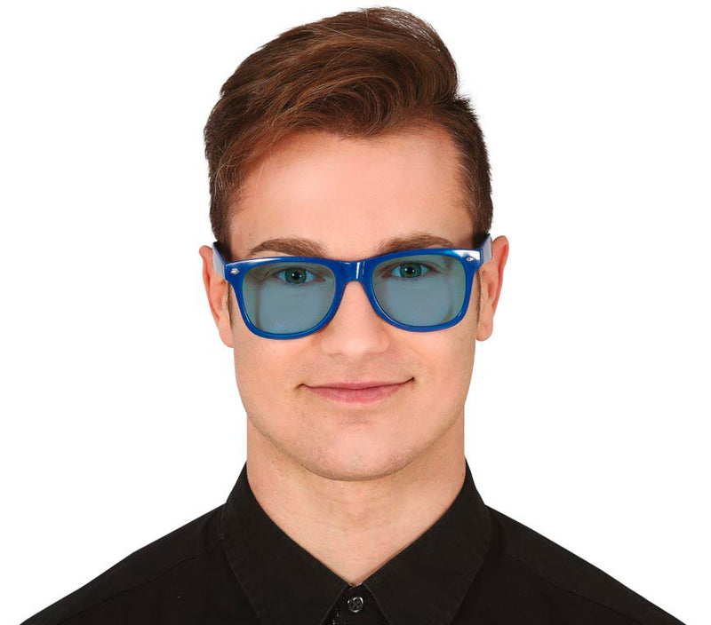 GLASSES WITH CLEAR COLOR LENSES