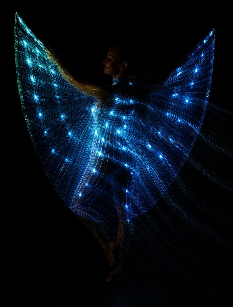 IRIS CAPE WITH WANDS AND LIGHT, 140 CMS