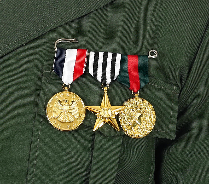 3 MILITARY MEDALS BADGE