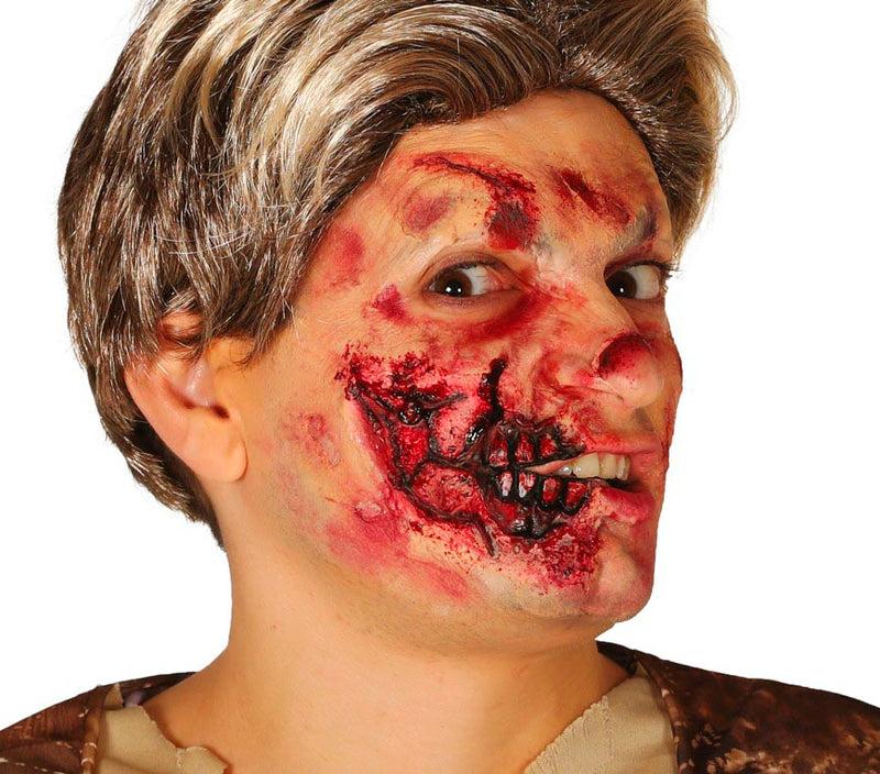 HALF MOUTH LATEX SCAR