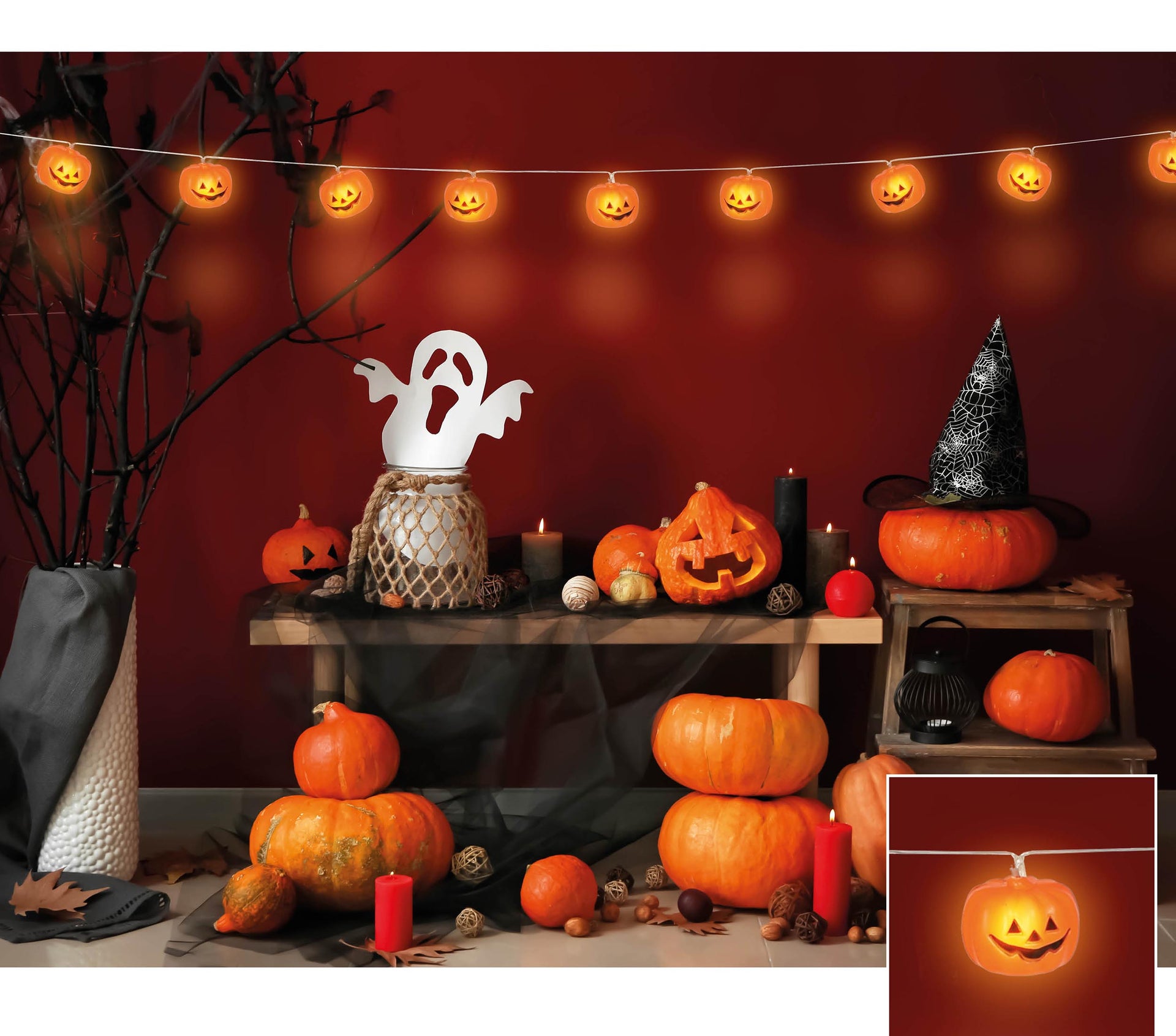 LIGHT GARLAND 12 SKULLS 220 CM