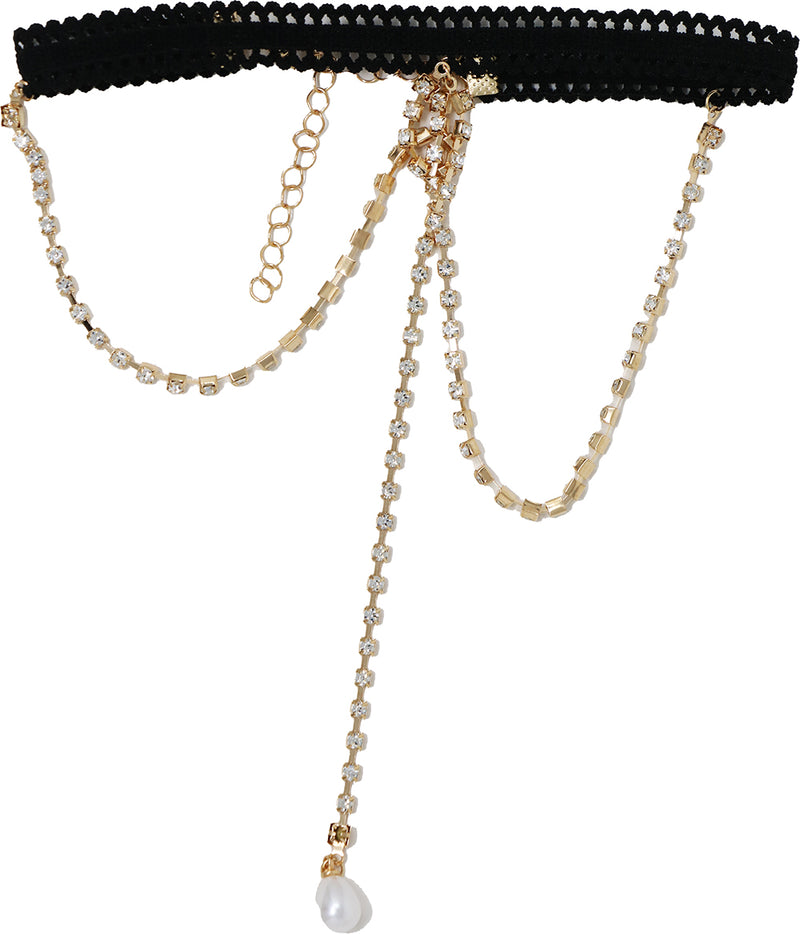 Arm bracelet with fake diamonds