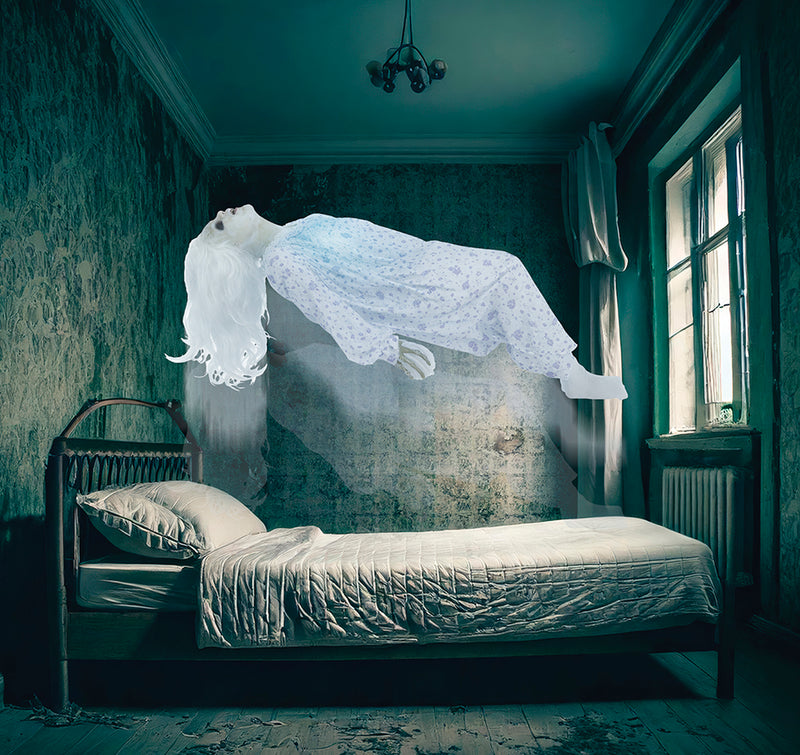 LEVITATING DEAD WOMAN LIGHT SOUND AND MOVEMENT 70