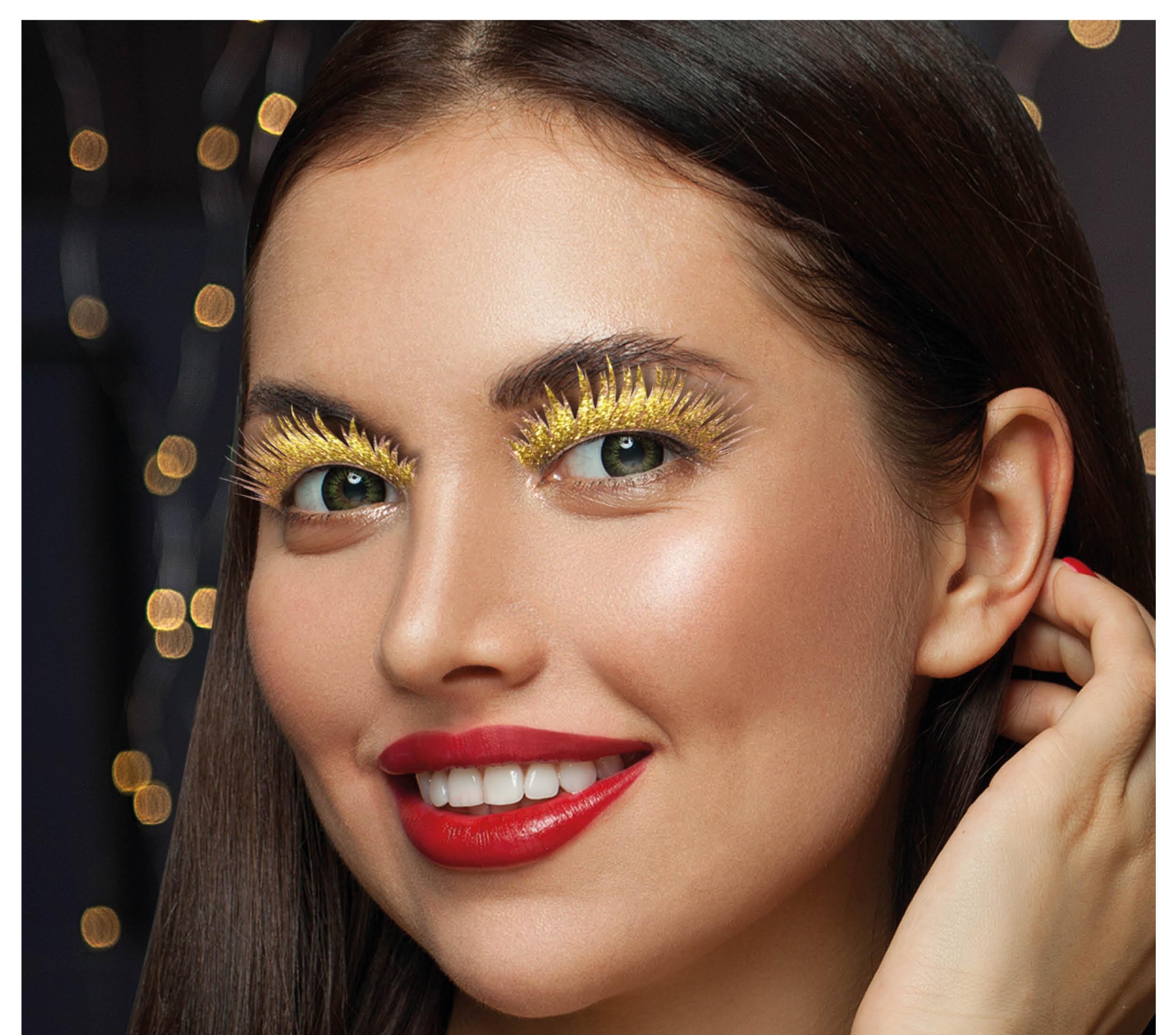 GOLDEN EYELASHES