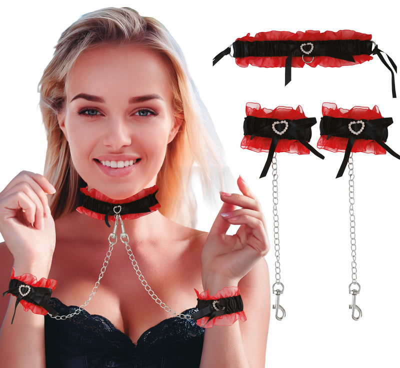 SET OF HANDCUFFS AND CHOKER WITH CHAINS