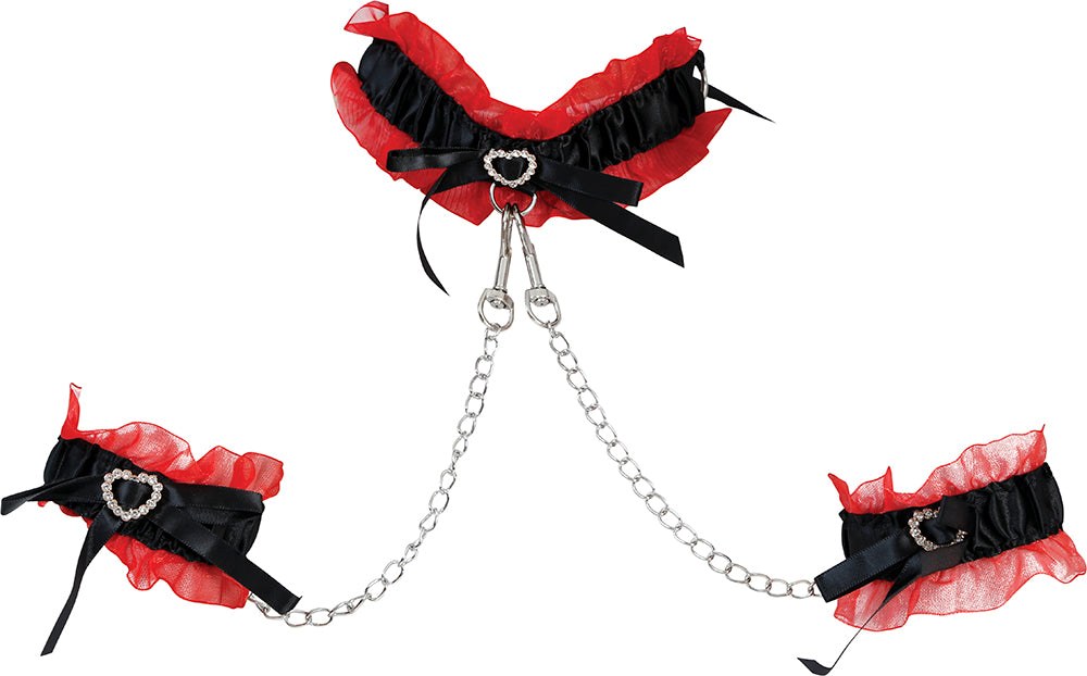 SET OF HANDCUFFS AND CHOKER WITH CHAINS